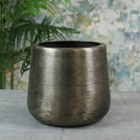 Greenwich Brushed Black Planter (Medium)