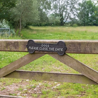 Dogs Close The Gate Sign