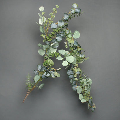 Eucalyptus and White Berry Garland (150cm)